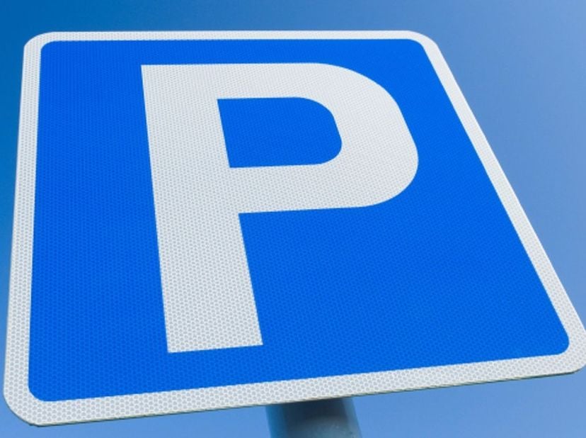 Ondergrondse parkeerplaats&amp;nbsp; te huur aan Residentie Ter Linde te Waregem.<br />
<br />
Huurprijs: €60/maand.&amp;nbsp;<br />
<br />
Interesse? Bel Imm