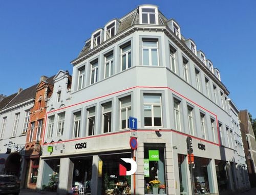                                         Bien commercial à louer à Brugge, € 935
