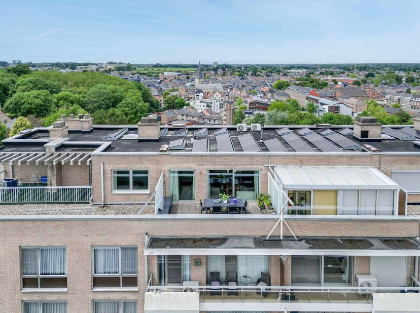Dit prachtig onderhouden appartement, gelegen aan de Tweevoetjesweg 10 bus 50 in Bilzen-Hoeselt, combineert comfort, ruimte en een uitstekende ligging