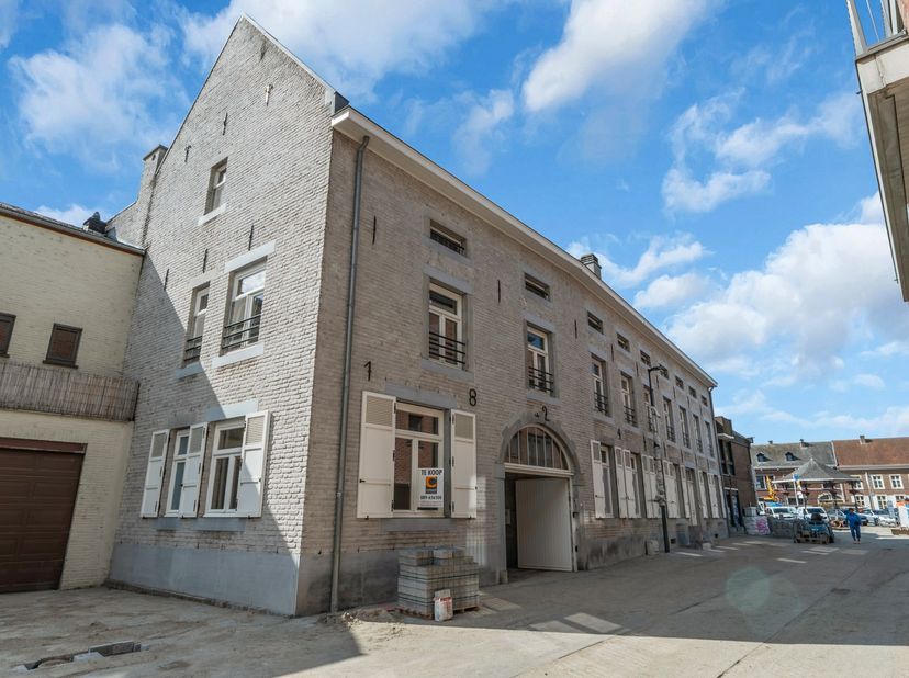 Gelijkvloers appartement met 2 slaapkamers.<br />
<br />
Indeling:<br />
inkomhal, toilet, leefruimte, keuken, berging, badkamer, 2 slaapkamers, terra
