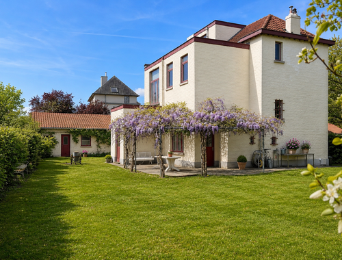                                         Herenhuis te koop in Rosières, € 550.000
