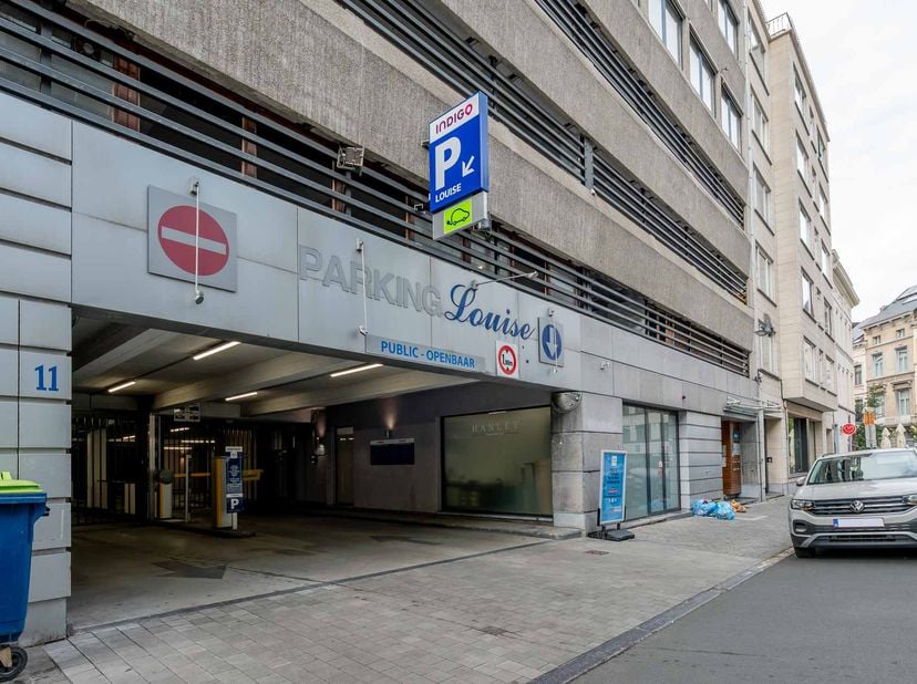 Garage à vendre à Livornostraat 7,
                    1060 Saint-Gilles