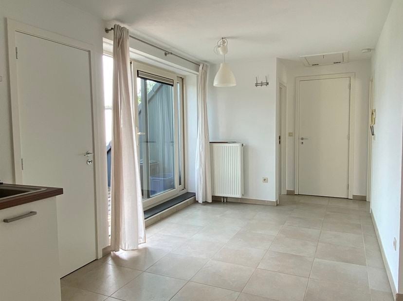 Dit gezellige dakappartement, gelegen in Mol, heeft 1 slaapkamer en een ruim zonneterras.<br />
Het appartement is ideaal als starterswoning of voor 1