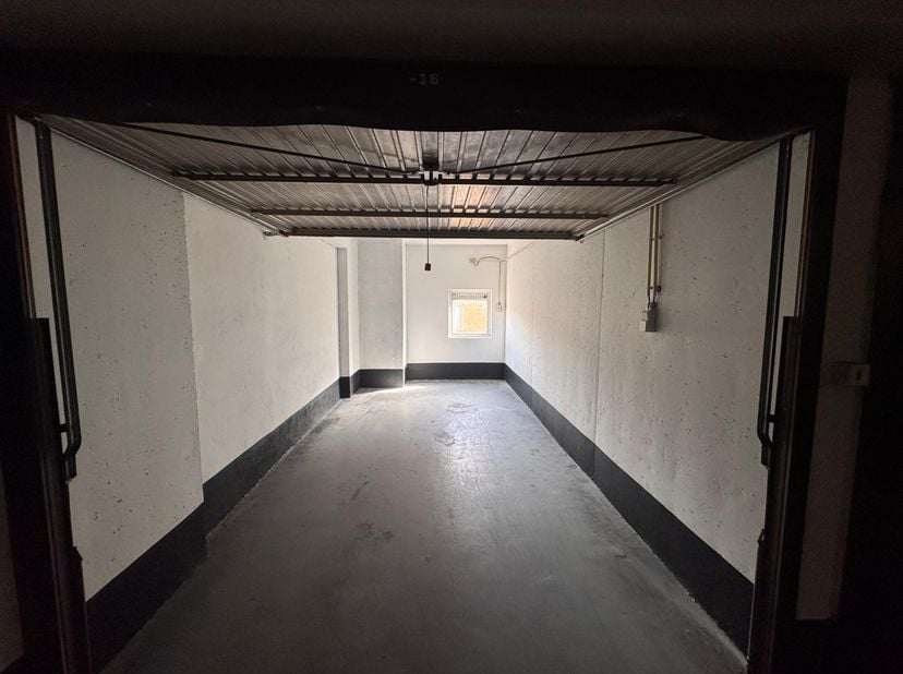 Garage te huur in Albatrosstraat 29,
                    8300 Heist
