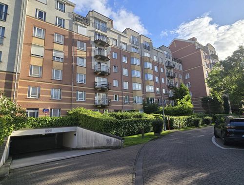                                         Appartement à louer à Jette, € 1.400
