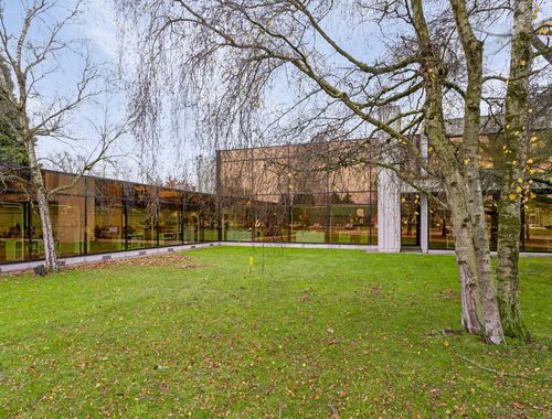                                         Immeuble de bureaux à louer à Roeselare, € 2.700
