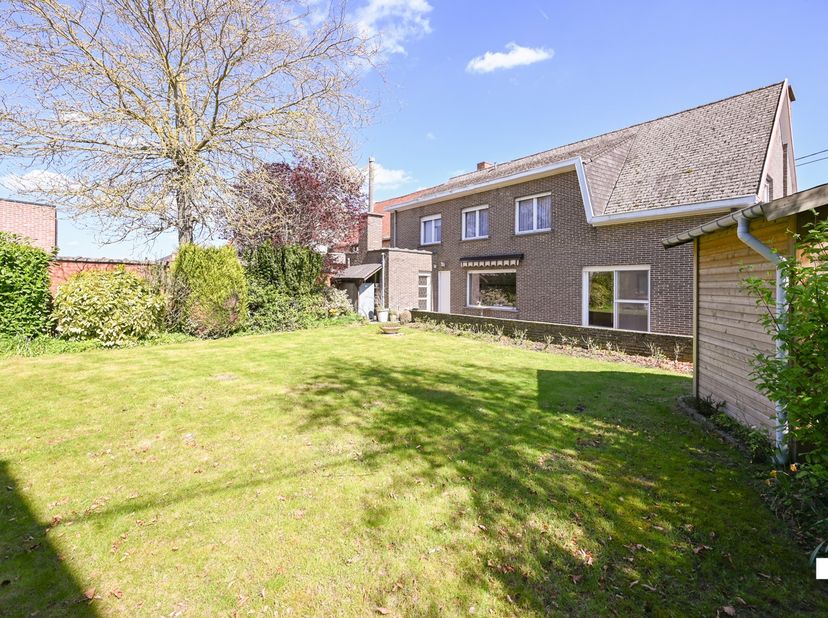 Huis te koop in Meensesteenweg 372,
                    8870 Izegem