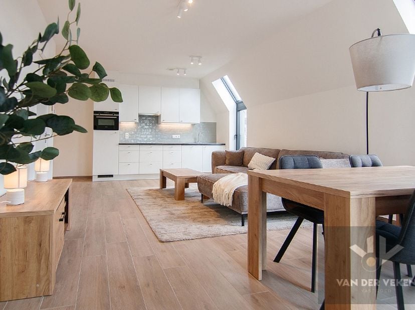 Recente, moderne serviceflat in luxeresidentie "Ursulinenhof", in het hart van het bruisende stadscentrum van Hasselt<br />
<br />
TROEVEN:&amp;nbsp;<br /