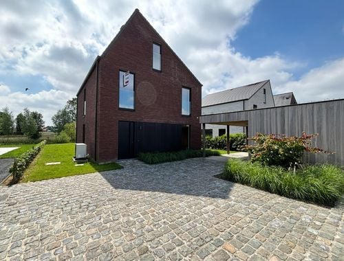                                         Villa te huur in Roeselare, € 1.300

