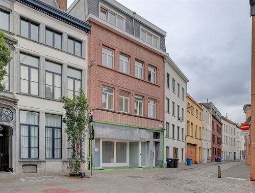                                         Bâtiment commercial à louer à Antwerpen, € 2.500
