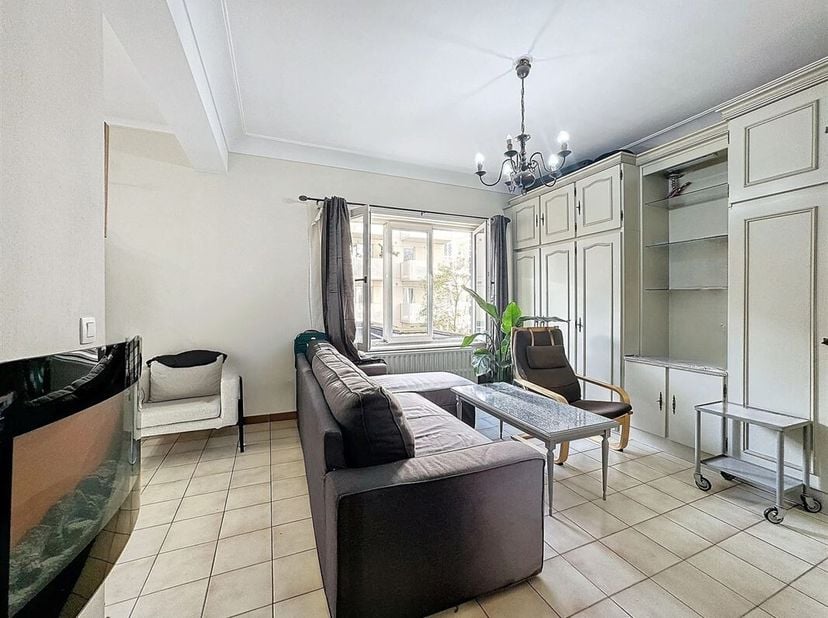 Sint-Katelijnekwartier, dicht bij alle voorzieningen - Prachtige gemeubileerde studio van +/-50m² ideaal als investering