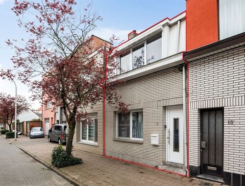                                         Eengezinswoning te koop in Merksem, € 325.000
