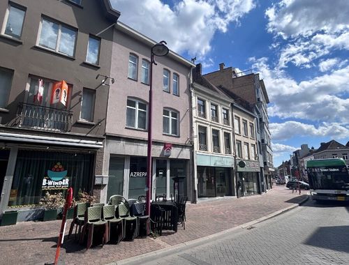                                         Handelspand met woonst te koop in Menen, € 250.000
