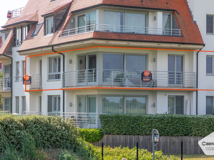 Op een topligging aan de Albert I Laan te Nieuwpoort-Bad bevindt zich dit ruim en lichtrijk hoekappartement met prachtig open zicht op de jachthaven v