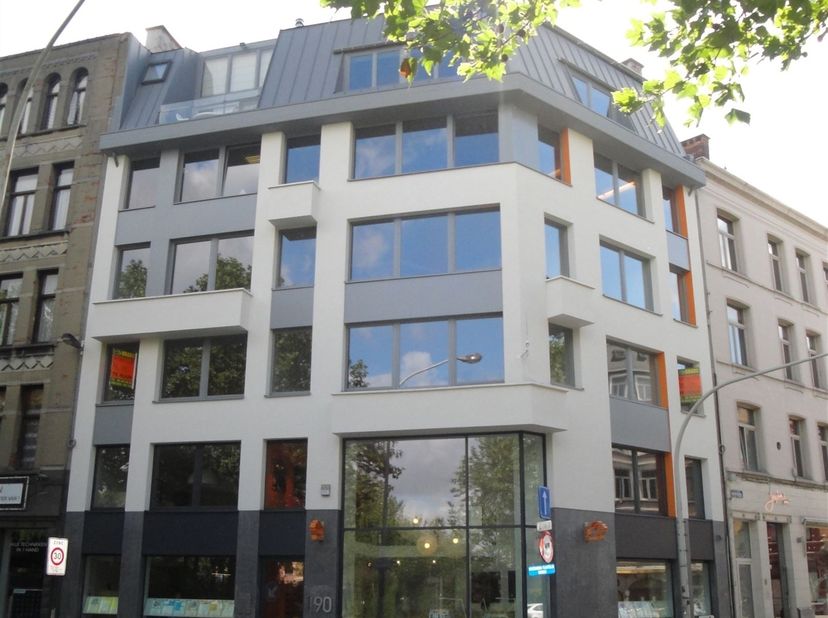 Appartement te huur in Vlaamsekaai 90 bus 502,
                    2000 Antwerpen