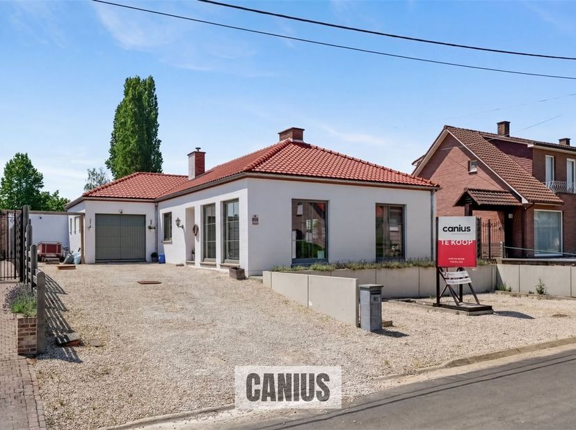 BELLE MAISON DE PLAIN-PIED AVEC 4 CHAMBRES<br />
Vous êtes à la recherche d'une spacieuse maison de plain-pied indépendante à vendre à Heers ? Dans c