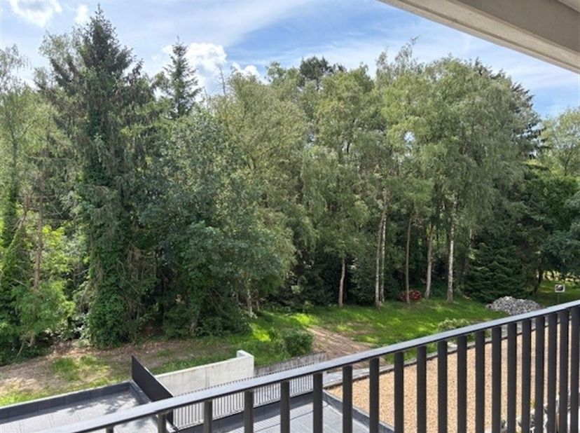 Nieuwbouwappartement met 2 slaapkamers en riant balkon<br />
<br />
Ligging: Dit appartement is gelegen aan de Stalenstraat , een keurige omgeving ,