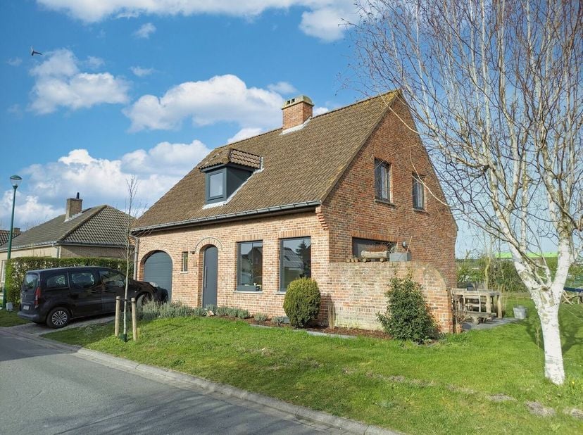 STARTPRIJS, Elk bod hoger dan deze startprijs, wordt voorgelegd aan de eigenaars, die al dan niet kunnen ingaan op dit aanbod.<br />
<br />
Bent u op