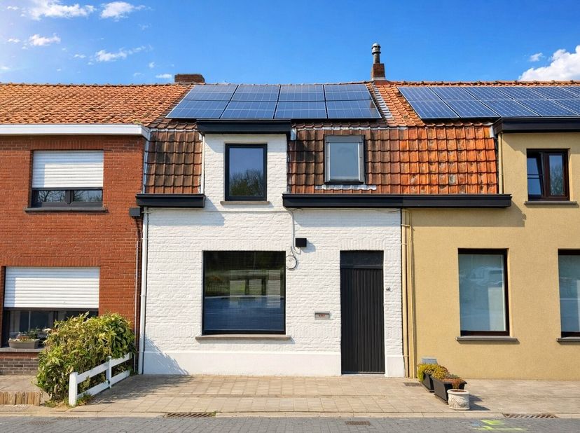 Op zoek naar een energiezuinige woning op een rustige locatie met mooi verzicht? Deze charmante woning, gelegen in het mooie Heuvelland, biedt comfort