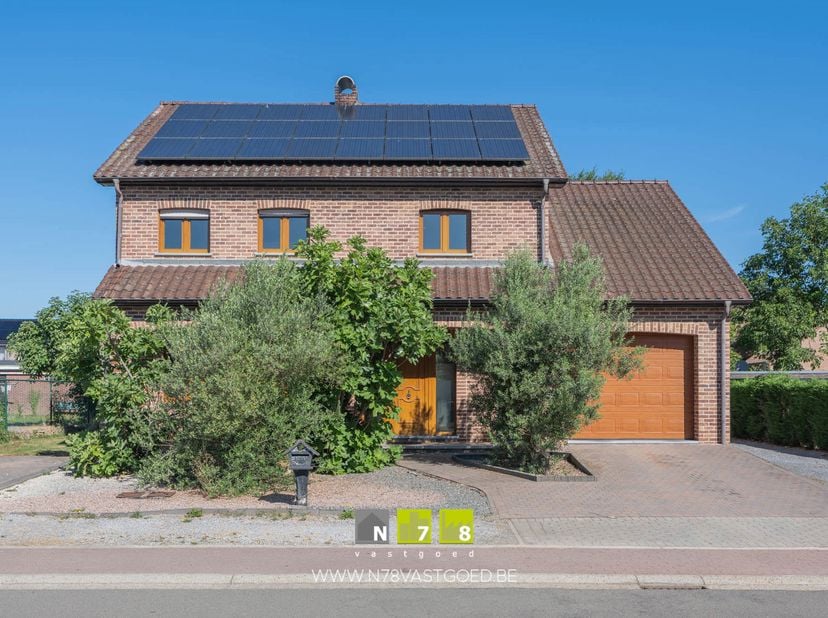 VRIJSTAANDE INSTAPKLARE WONING MET 5 SLAAPKAMERS OP EEN PERCEEL VAN 10A37CA TE DILSEN-STOKKEM (LANKLAAR) <br />
TROEVEN<br />
- Gelegen op een rustige