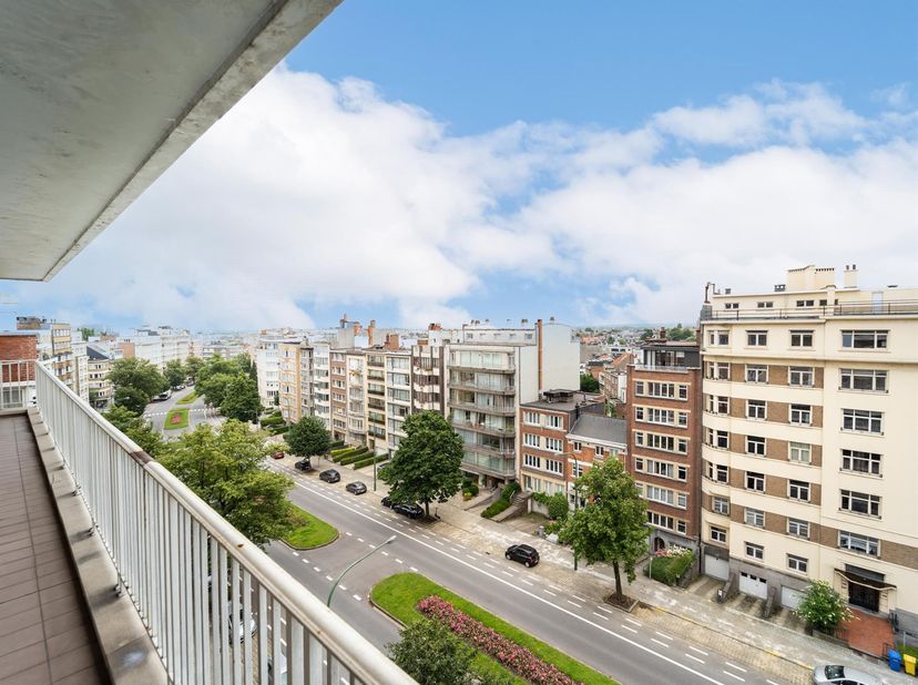 Appartement te koop in Avenue de Broqueville 99,
                    1200 Sint-Lambrechts-Woluwe
