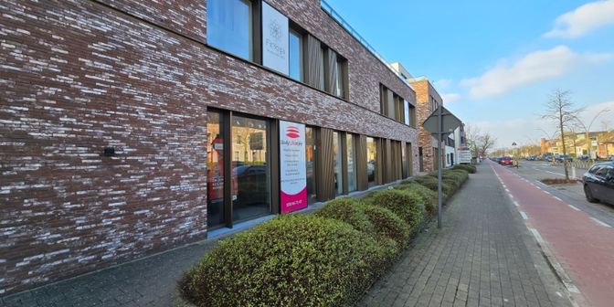 Bedrijfsvastgoed te huur in Baron Ruzettelaan 294 bus B, 8310 Assebroek