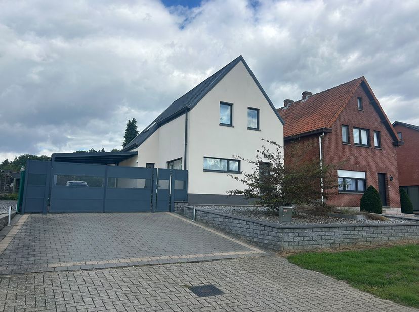 Huis te koop in Helvetiastraat 76,
                    3560 Lummen