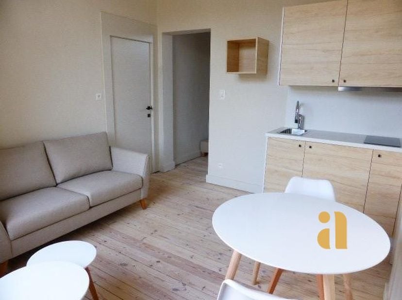 Bezoek inplannen?<br />
Dat kan enkel via onderstaande link:<br />
https://mijnhuurprofiel.be/property/be3c8e4a-e160-4e23-b26f-fd2c46c6ba01/login<br /