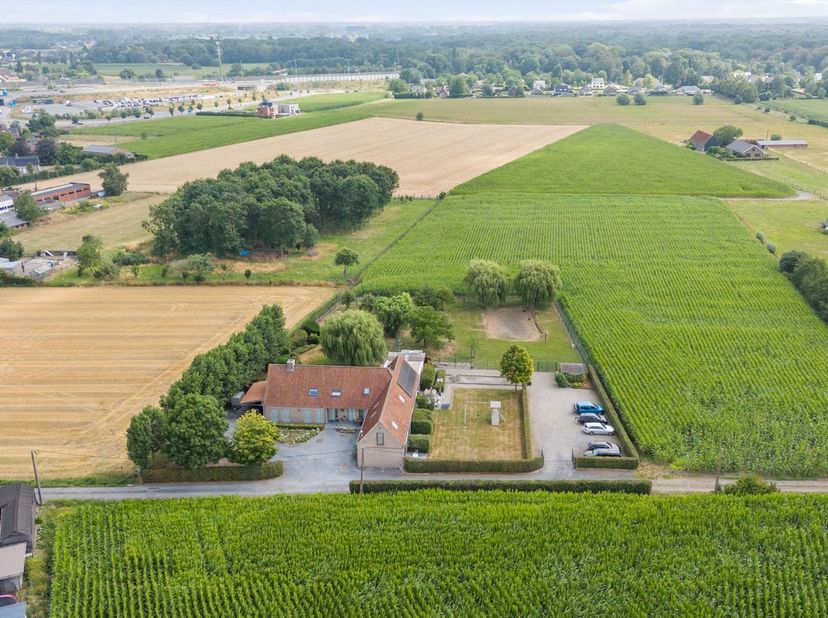 Bedrijfsvastgoed te koop in Tieltsesteenweg 49,
                    9880 Aalter