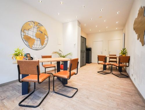                                         Bâtiment commercial à vendre à Namur, € 79.000
