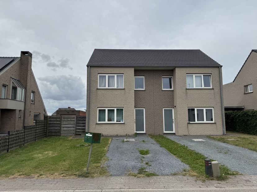 Maison à louer
                    à 9800 Deinze