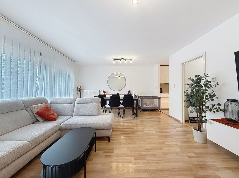 Appartement te koop in AVENUE DES TAMARIS 43,
                    1080 Sint-Jans-Molenbeek