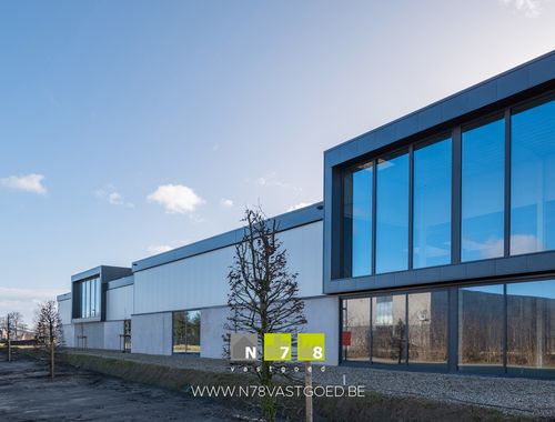                                         Bâtiment d’entreprise à vendre à Lanklaar, € 455.900
