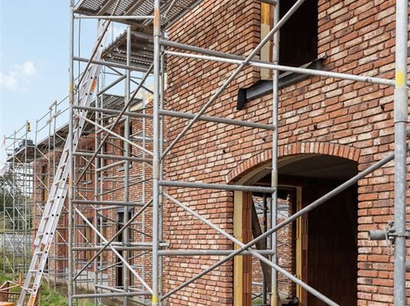 Nieuwbouwwoning met drie slaapkamers op uiterst centrale doch rustig gelegen perceel te Zonhoven.<br />
Ontworpen voor gezinnen en levensgenieters die