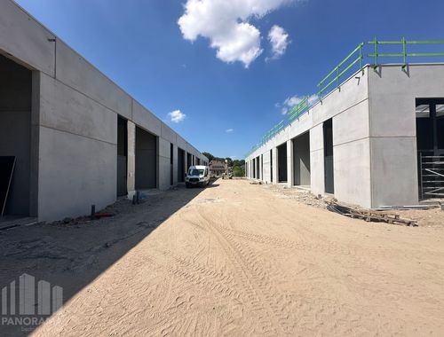                                         Bedrijfsgebouw te koop in Berlare, € 214.900
