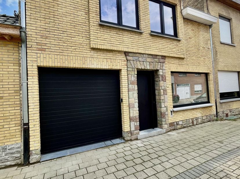 Te koop – Instapklare woning in Oostvleteren<br />
<br />
Op zoek naar een stijlvolle, instapklare woning met alle comfort? Deze mooi gerenoveerde won