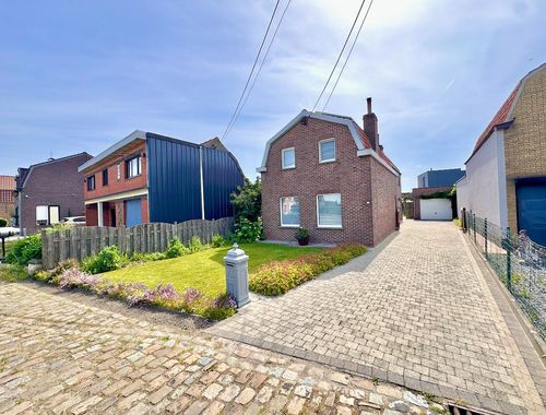                                         Woning te koop in Boekhoute, € 297.000
