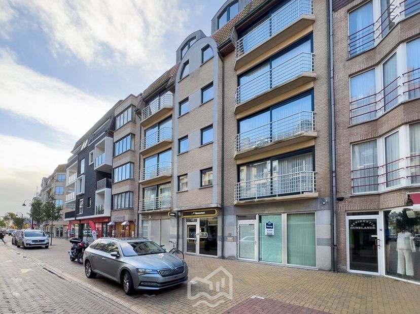 TE KOOP  Zeer Ruim Handelspand (311 m²) op Topligging in Wenduine Bent u op zoek naar een uitzonderlijk ruim commercieel pand met interessante investe