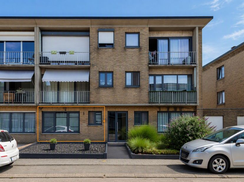 Dit instapklare gelijkvloerse appartement bevindt zich op een uitstekende locatie in Kapellen. Winkels, scholen en het openbaar vervoer zijn allemaal