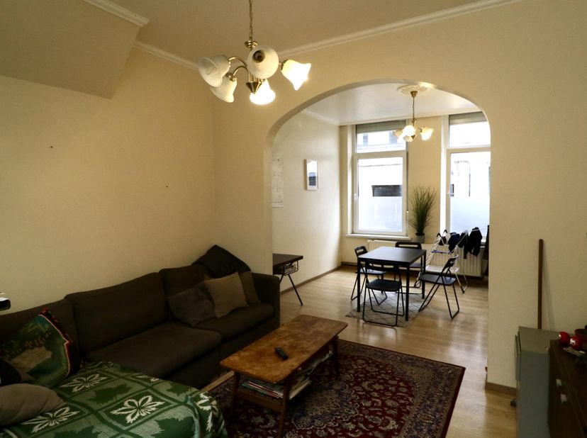 CO-housing of een groot gezin - JAARCONTRACT MOGELIJK<br />
<br />
4-slaapkamers woning <br />
<br />
Ideale woning voor co-housing of een groot gezin