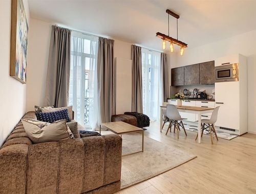                                         Appartement à louer à Bruxelles, € 1.050
