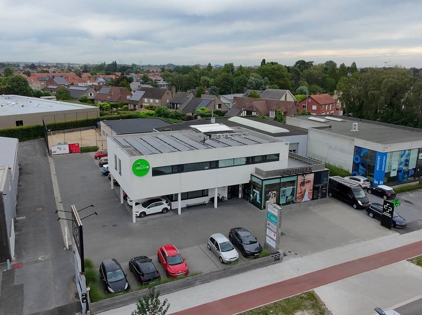 Bedrijfsvastgoed te huur in Diksmuidsesteenweg 346,
                    8800 Roeselare