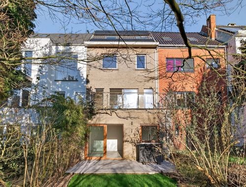                                         Maison à louer à Uccle, € 2.500
