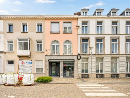                                         Handelspand met woonst te koop in Tournai, € 430.000
