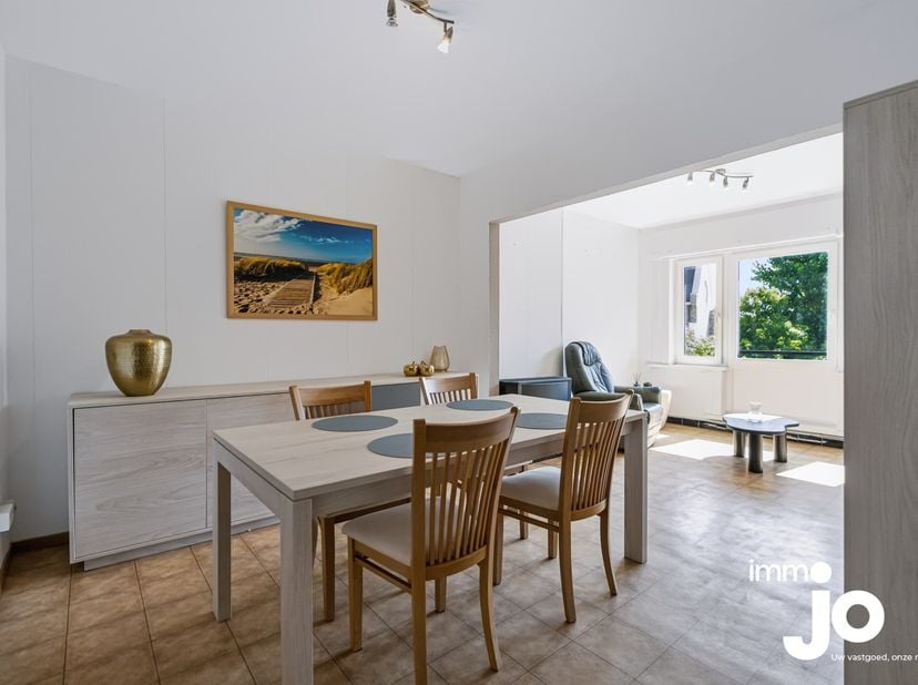 Op zoek naar een gezellig appartement aan zee, op een rustige ligging en toch vlak bij de zeedijk? Dit aangename 1-slaapkamerappartement in Oostende-M