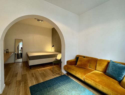                                         Studio te huur in Brussel, € 900
