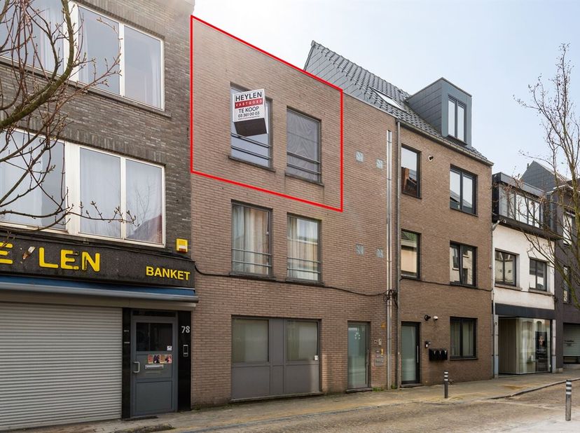 Openhuizendag op zaterdag 13 juni van 14u00 - 15u00<br />
Dit instapklare appartement is gelegen op de tweede verdieping in de Kartuizersvest te Lier,