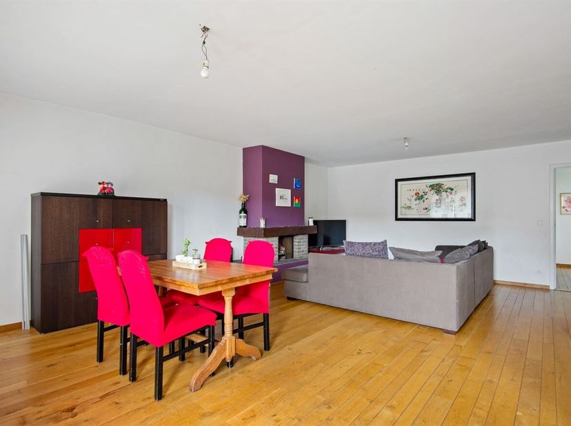 Zeer ruim appartement met uitzonderlijk groot terras op toplocatie in Temse<br />
Dit ruime appartement is uitstekend gelegen in Temse, op wandelafsta