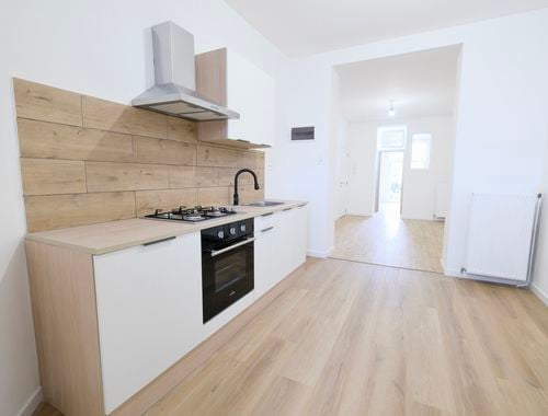                                         Appartement à vendre à Molenbeek-Saint-Jean, € 179.000

