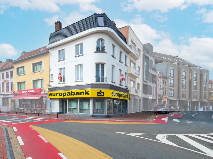 Bedrijfsvastgoed te koop in Grote Markt 35 - A,
                    8930 Menen
